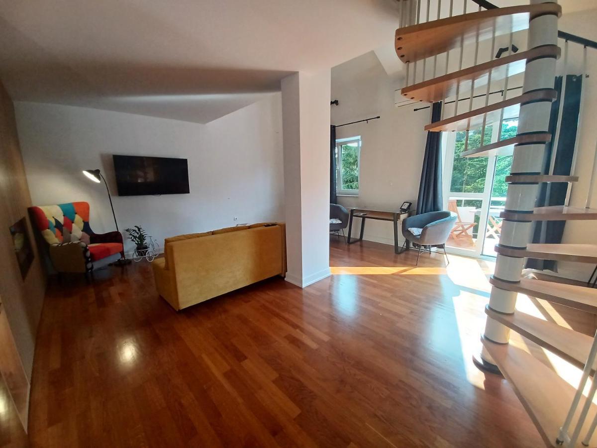 Stunning New Apartment In Centre Of บูเซต ภายนอก รูปภาพ